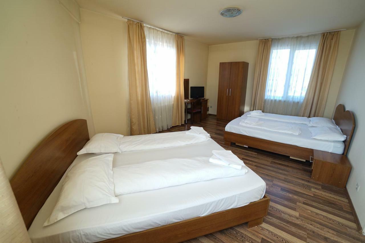 Pensiunea Flamingo Sibiu Ngoại thất bức ảnh